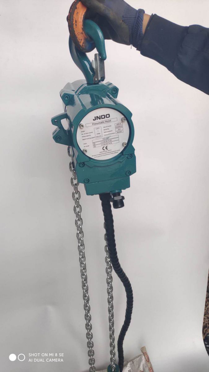 portable pneumatic chain hoist
